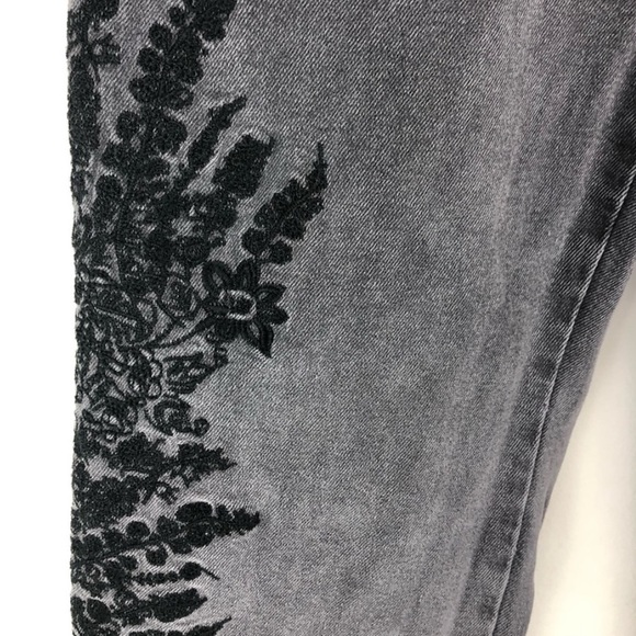 Free People Embroidered Jeans - Picture 9 of 10